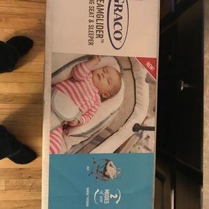 Graco 2 in 1 sleeper glider